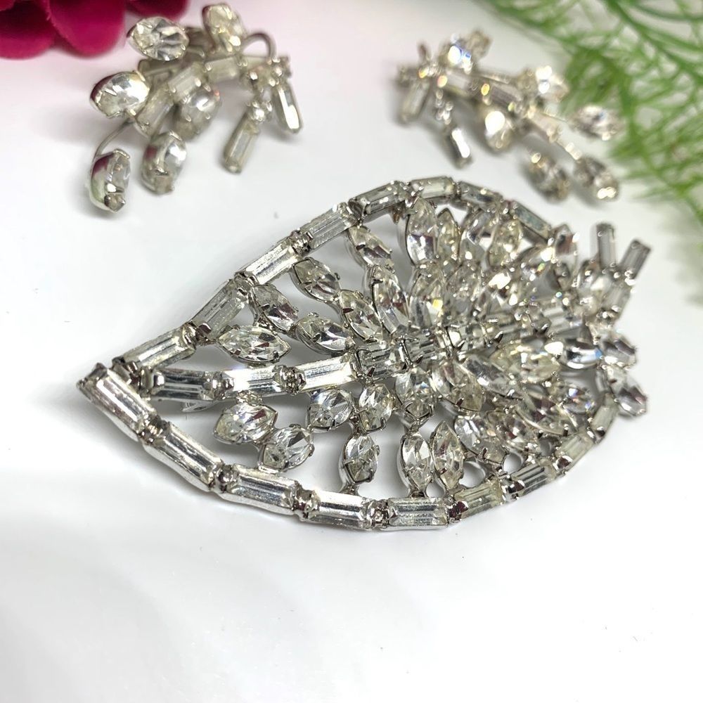 VINTAGE⚜️ART DECO Baguette Crystal Brooch & Clip Earrings Set - Picture 5 of 10